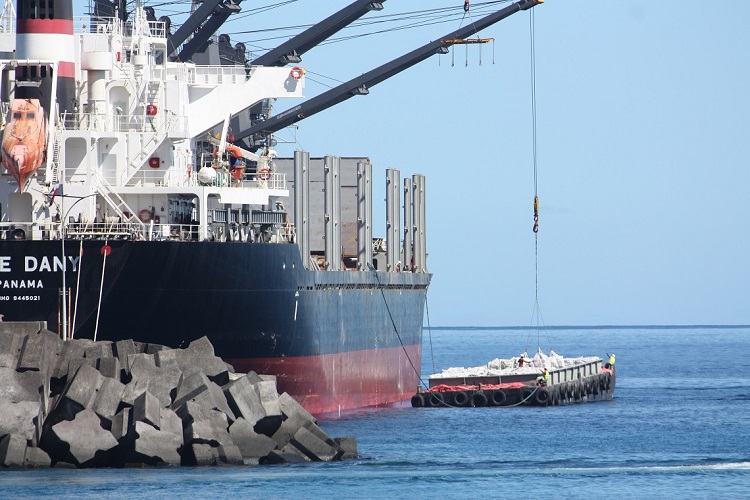 image Rapport annuel 2015 de la BCC / Balance commerciale : un déficit de 74,5 milliards